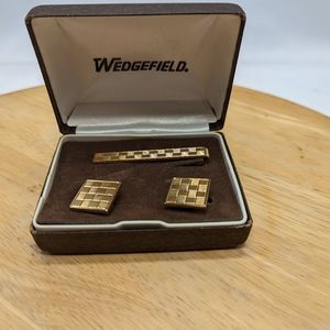 Wedgefield Goldstone Cufflinks,Tie Bar Set in original Box